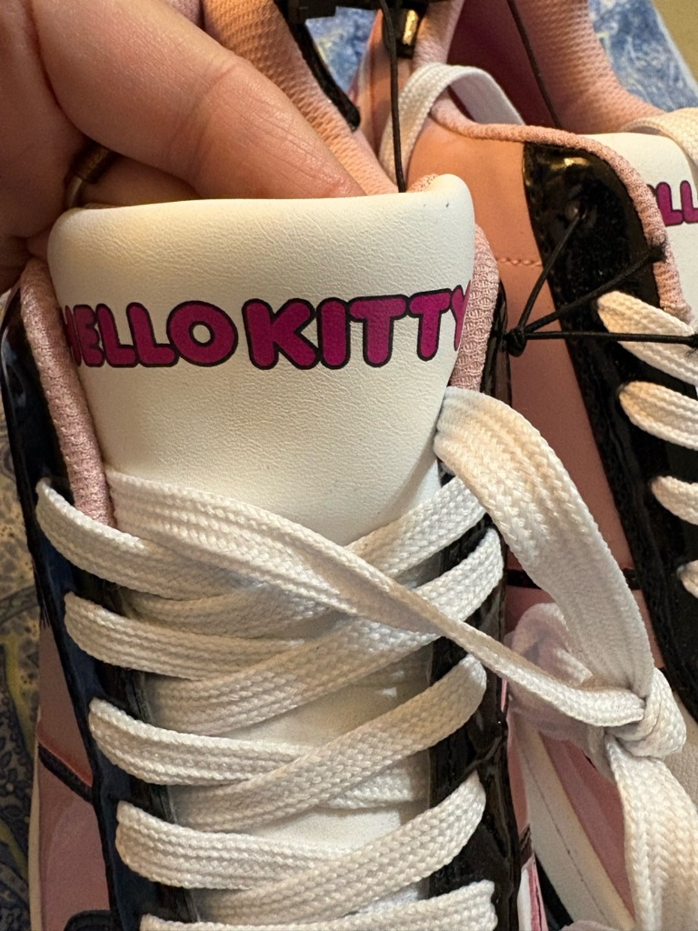 Hello Kitty Pink Sneakers Women’s 9 NWT - Picture 3 of 7